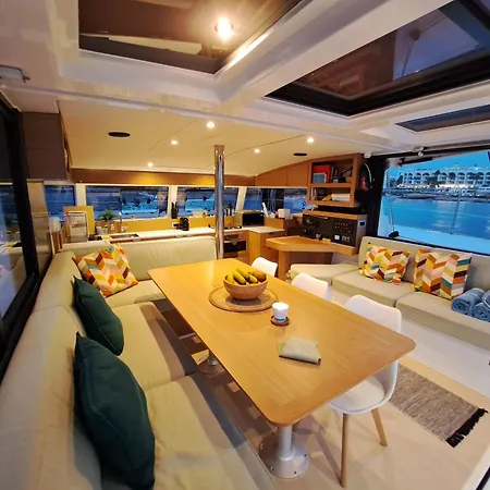 Dortoka Catamaran Sitges